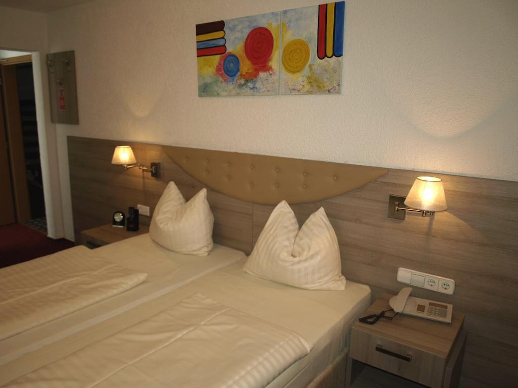 Airport Hotel Filder Post Щутгарт Екстериор снимка