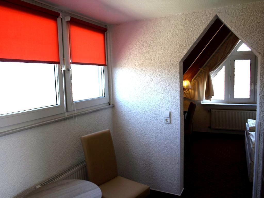 Airport Hotel Filder Post Щутгарт Екстериор снимка
