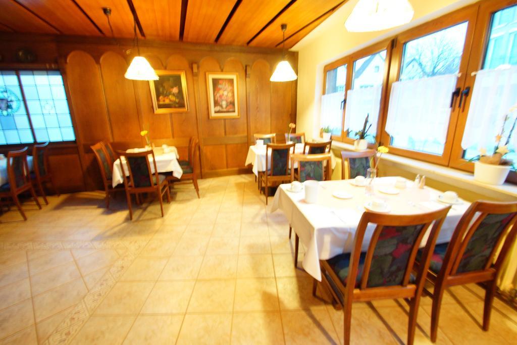 Airport Hotel Filder Post Щутгарт Екстериор снимка